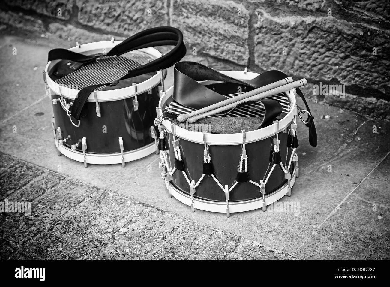 I tamburi della banda musicale, dettaglio di uno strumento a percussione,  musica di strada, Arte di strada Foto stock - Alamy