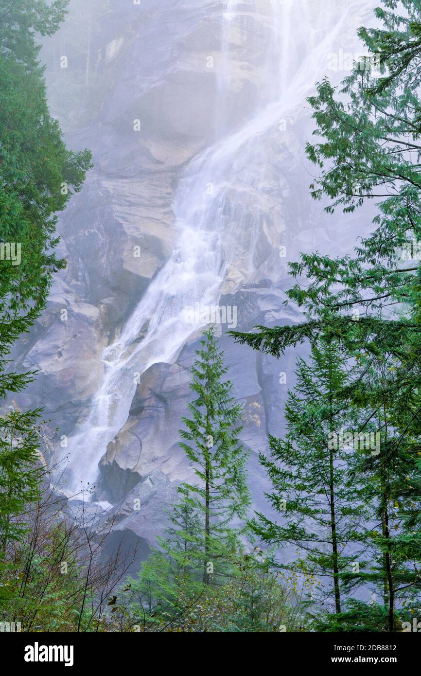 Cascata, Shannon Falls Provincial Park, British Columbia, Canada Foto Stock