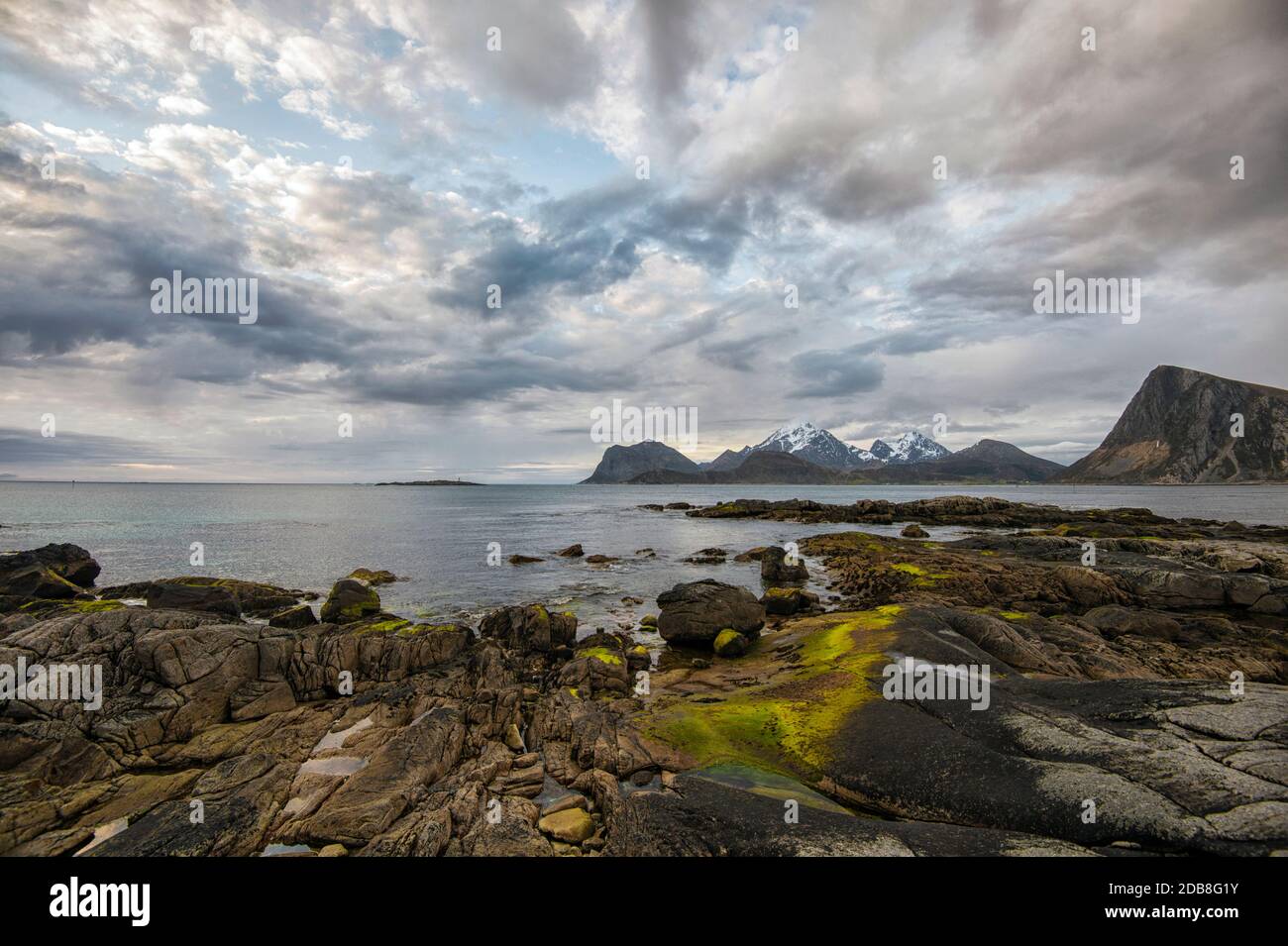 Paesaggio costiero roccioso, Lofoten, Nordland, Norvegia Foto Stock