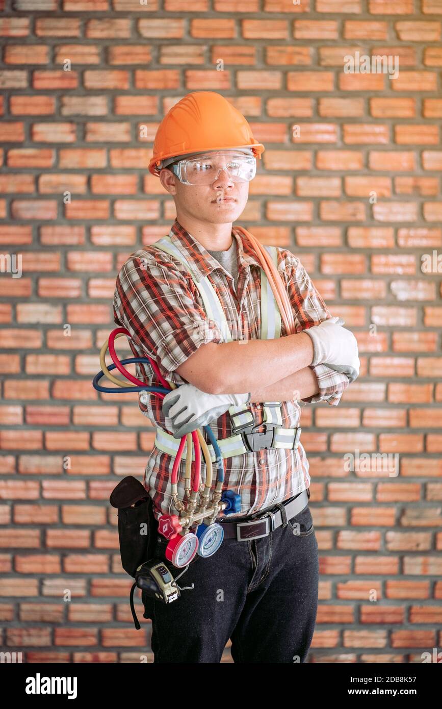 Ritratto di un ingegnere in un cantiere, Thailandia Foto Stock