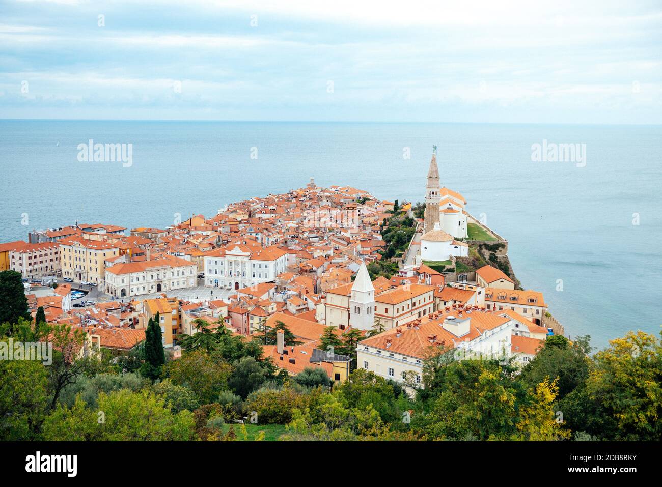 Veduta aerea di Pirano e del Golfo di Pirano, Slovenia Foto Stock
