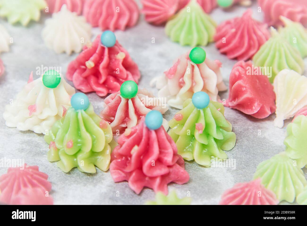 Dessert Thai tradizionale o ben conosciuto come 'Arlua' o dolce caramella Aalaw tono colorato Foto Stock