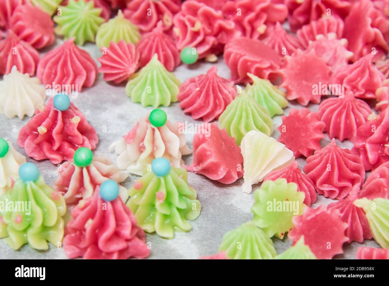 Dessert Thai tradizionale o ben conosciuto come 'Arlua' o dolce caramella Aalaw tono colorato Foto Stock