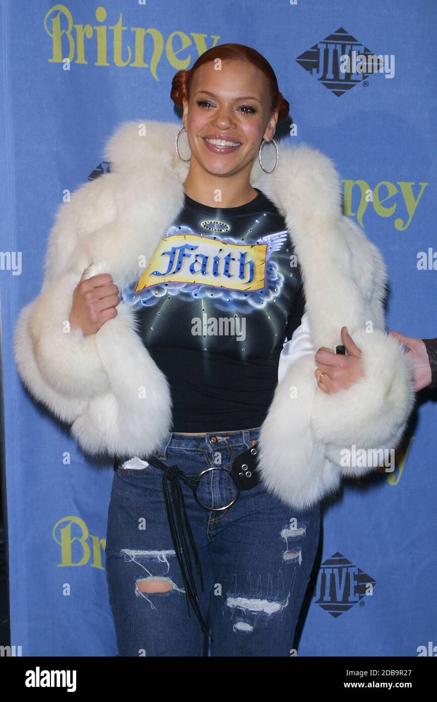 Faith Evans partecipa al Britney Spears and Jive Records Release Party per il nuovo album di Britney, 'Britney' 6 novembre 2001 a New York. Foto Stock