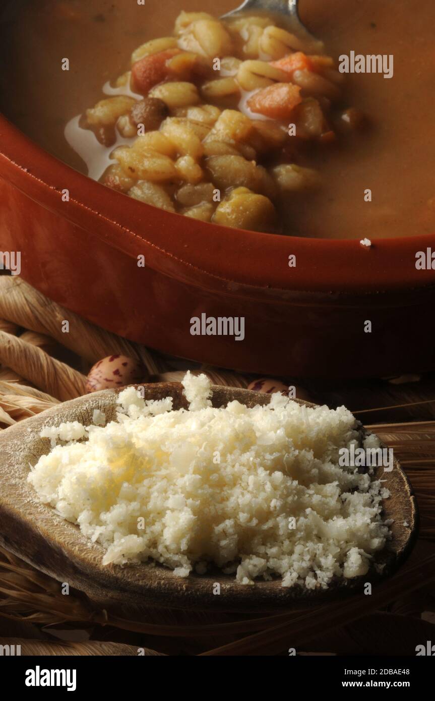 Zuppa di orzo caldo e verdure Foto Stock