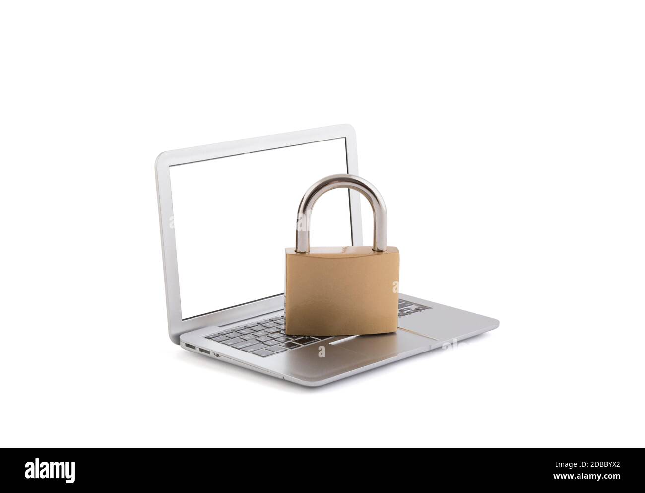 Concetto di sicurezza del computer. Lucchetto sul laptop isolato su bianco con percorso di ritaglio Foto Stock
