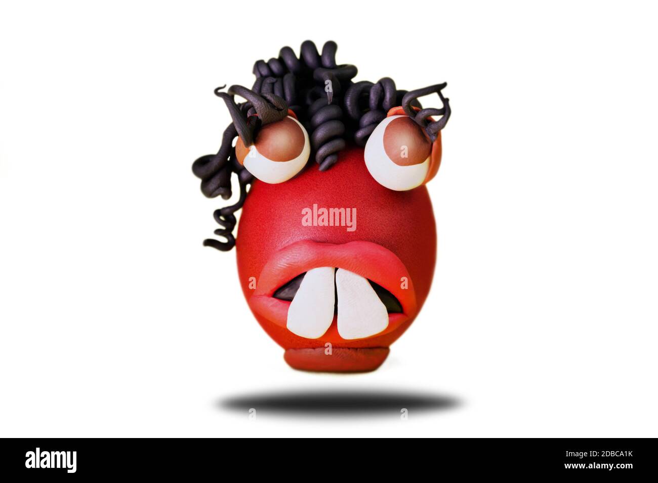 Uovo di Pasqua decorato su sfondo isolato. Buona Pasqua Foto Stock