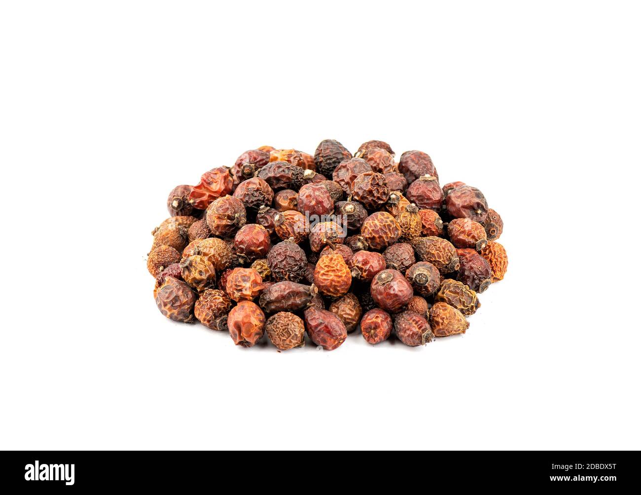 Messa a fuoco selettiva. Roseanca secca isolata su fondo bianco. Medicina alternativa. Foto Stock