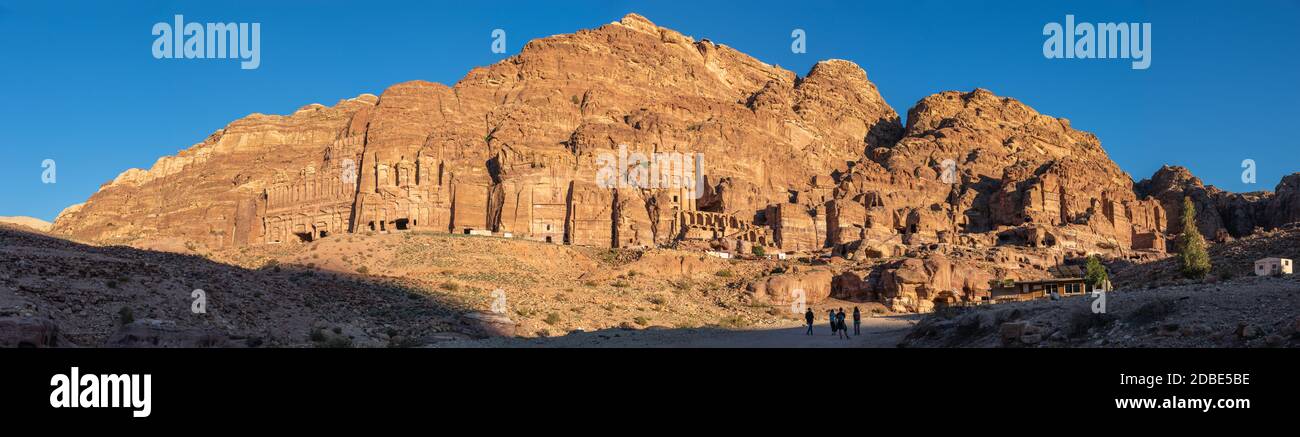 Tombe reali Panorama, Petra, Wadi Musa, Giordania Foto Stock