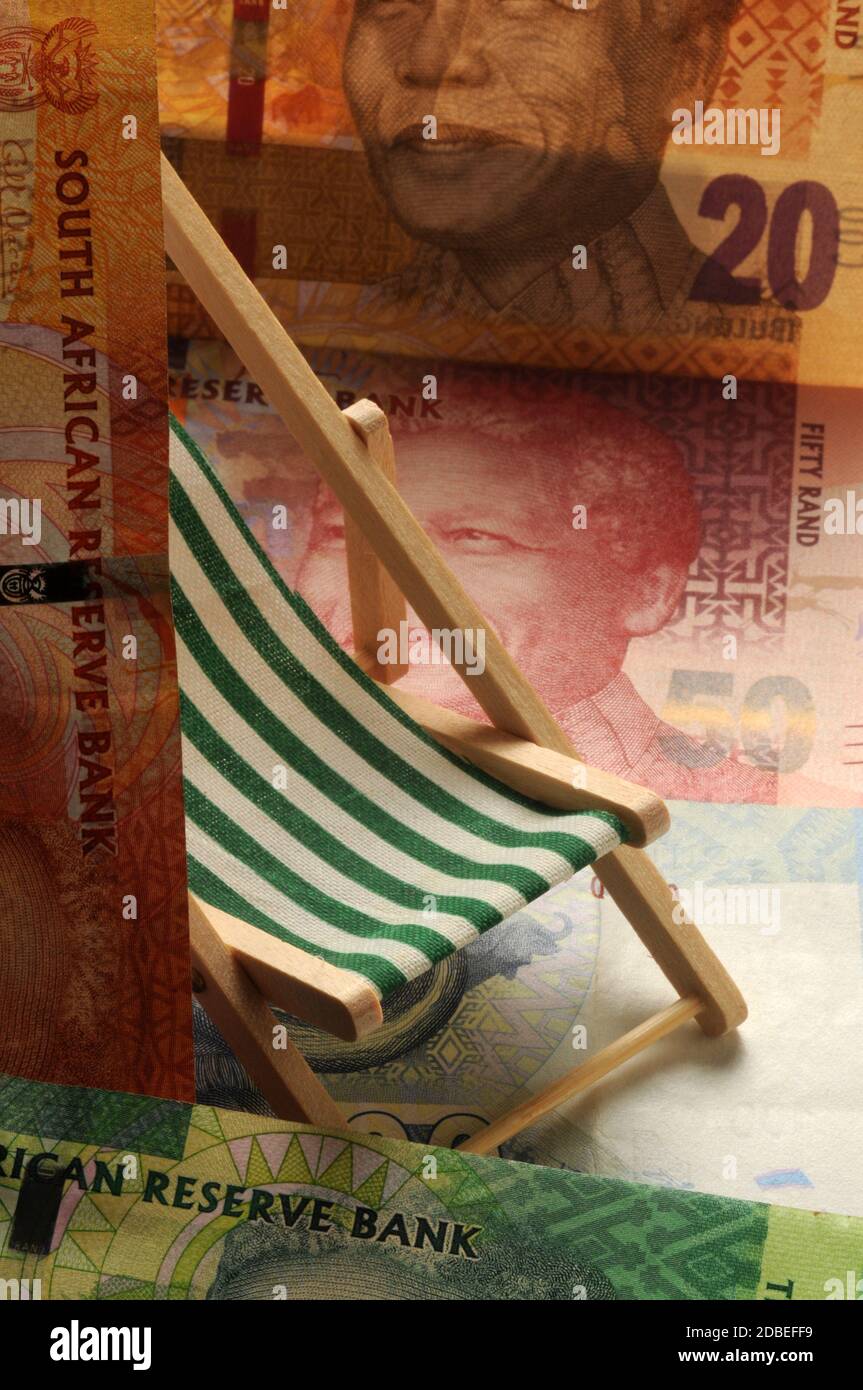 Sedia da spiaggia con valuta sudafricana Foto Stock