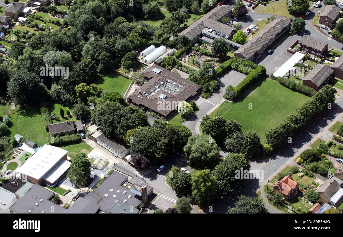 Vista aerea dell'edificio Wantage Community Support Service nell'area di Charlton di Wantage, Oxfordshire, Regno Unito Foto Stock