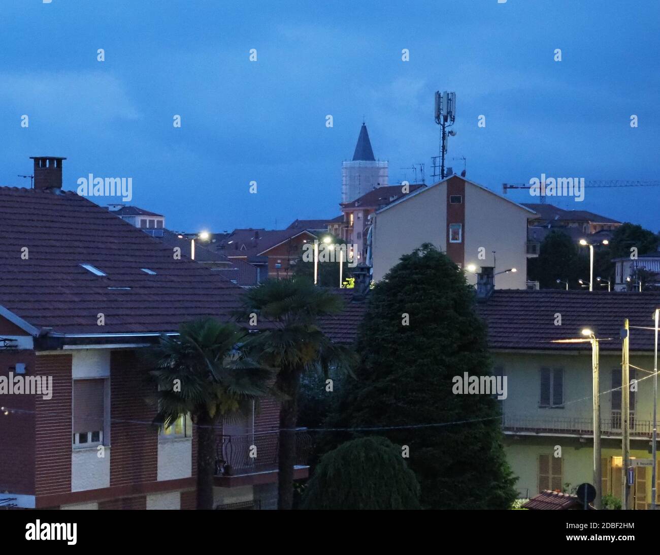 Vista notturna della città di Settimo Torinese Foto Stock