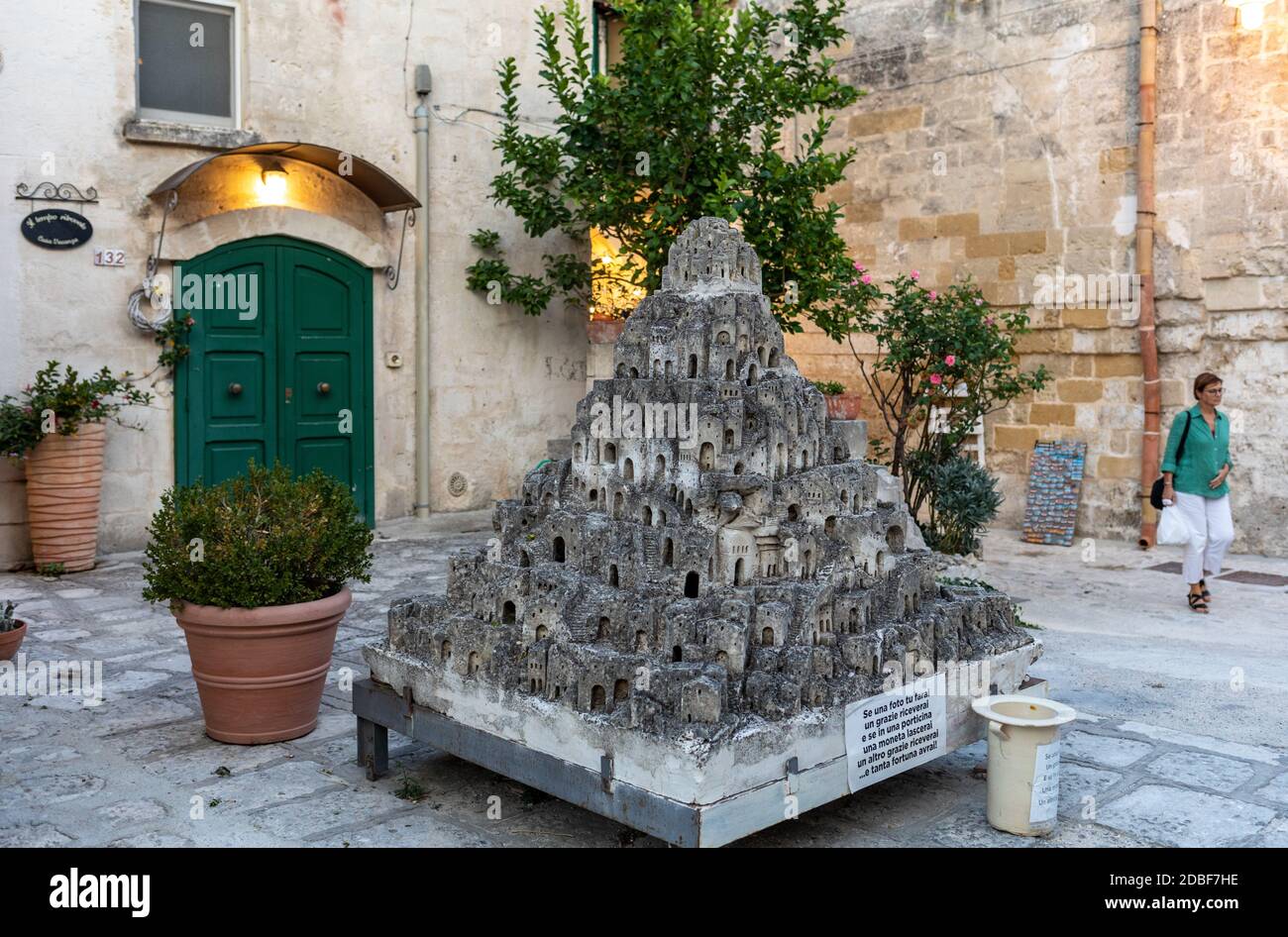 Matera, Italia - 18 settembre 2019: Modello closeup dei Sassi di Matera - che significa pietre di Matera che sono abitazioni rupestri preistoriche nella città italiana di Matera, Basilicata. Foto Stock