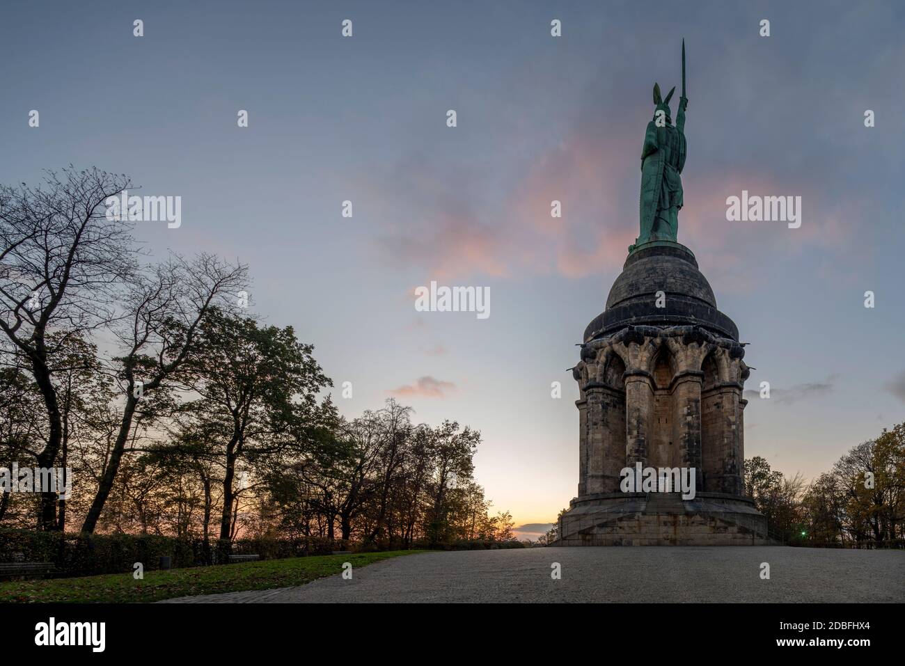 1838, Hermannsdenkmal, 1875 - Entwürfen nach von Ernst von Bandel erbaut und am 16. Agosto 1875 eingeweiht, Blick nach Westen im Sonnenunterga Foto Stock