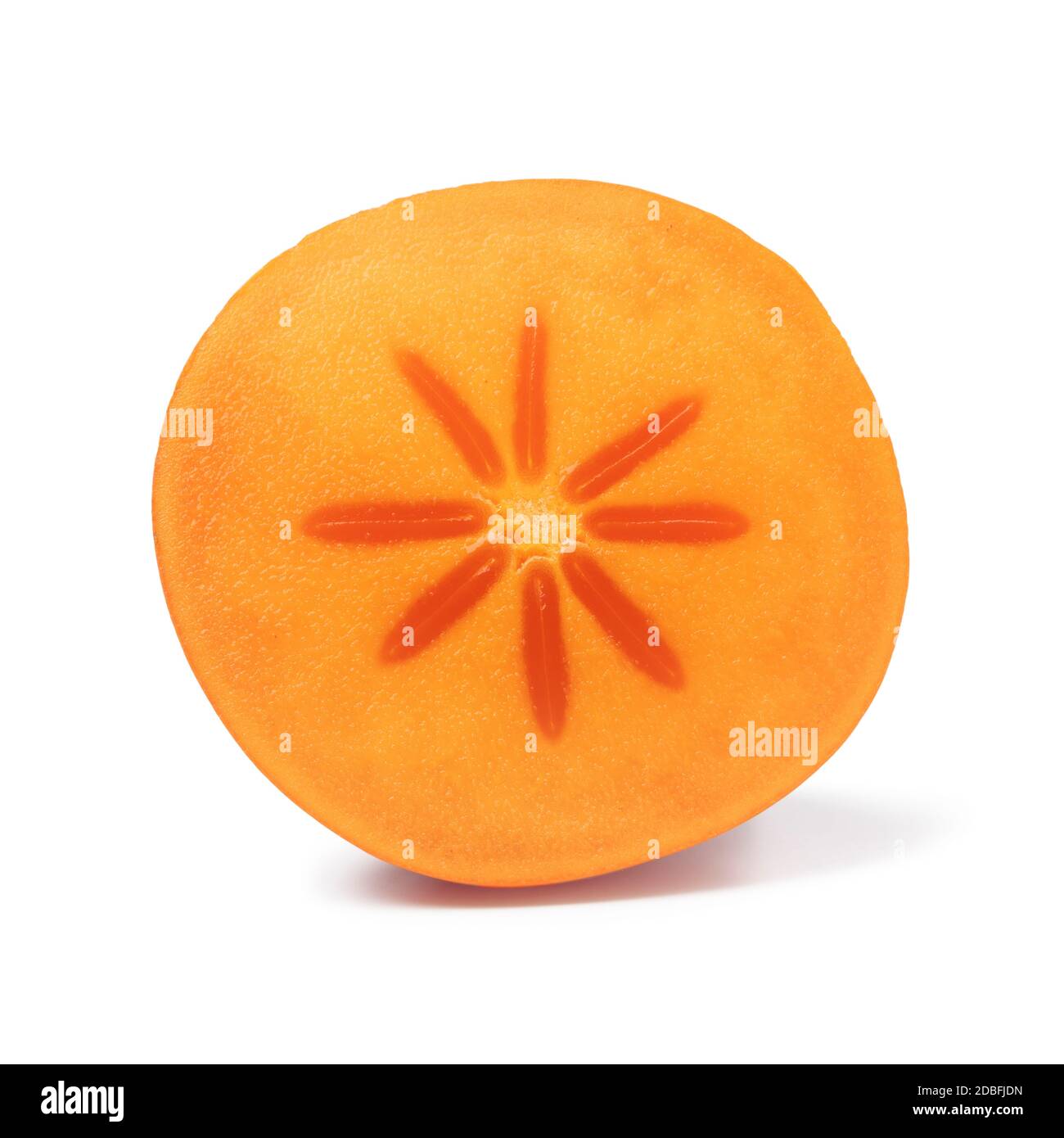 Frutta dolce matura a metà Kaki isolato su fondo bianco vicino su Foto Stock