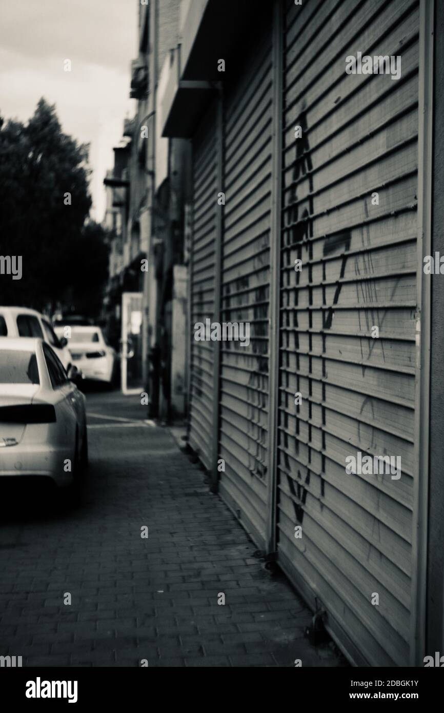 un urbanismo cittadino bianco e nero Foto Stock