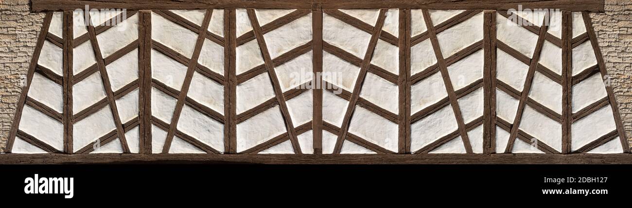 Panorama di un mezzo-legno con pattern a spina di pesce Foto Stock