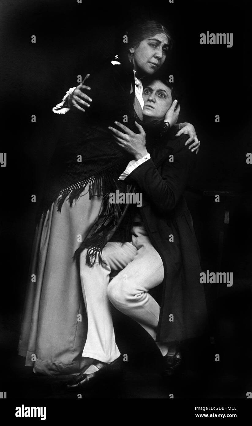 "Esecuzione della commedia 'Der junge Medardus' di Arthur Schnitzler al Lessing-Theatre di Berlino con Ilka Gruening e Theodor Loos." Foto Stock