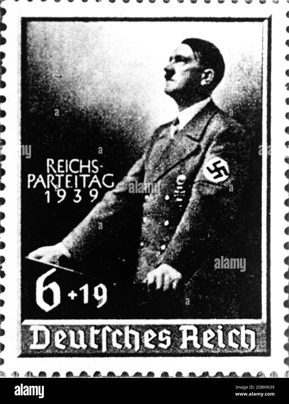 Adolf Hitler come motivo di francobollo per il Congresso del Partito nazista del 1939, del valore di 6 pfennigs con un supplemento di 19 pfennigs. Foto Stock