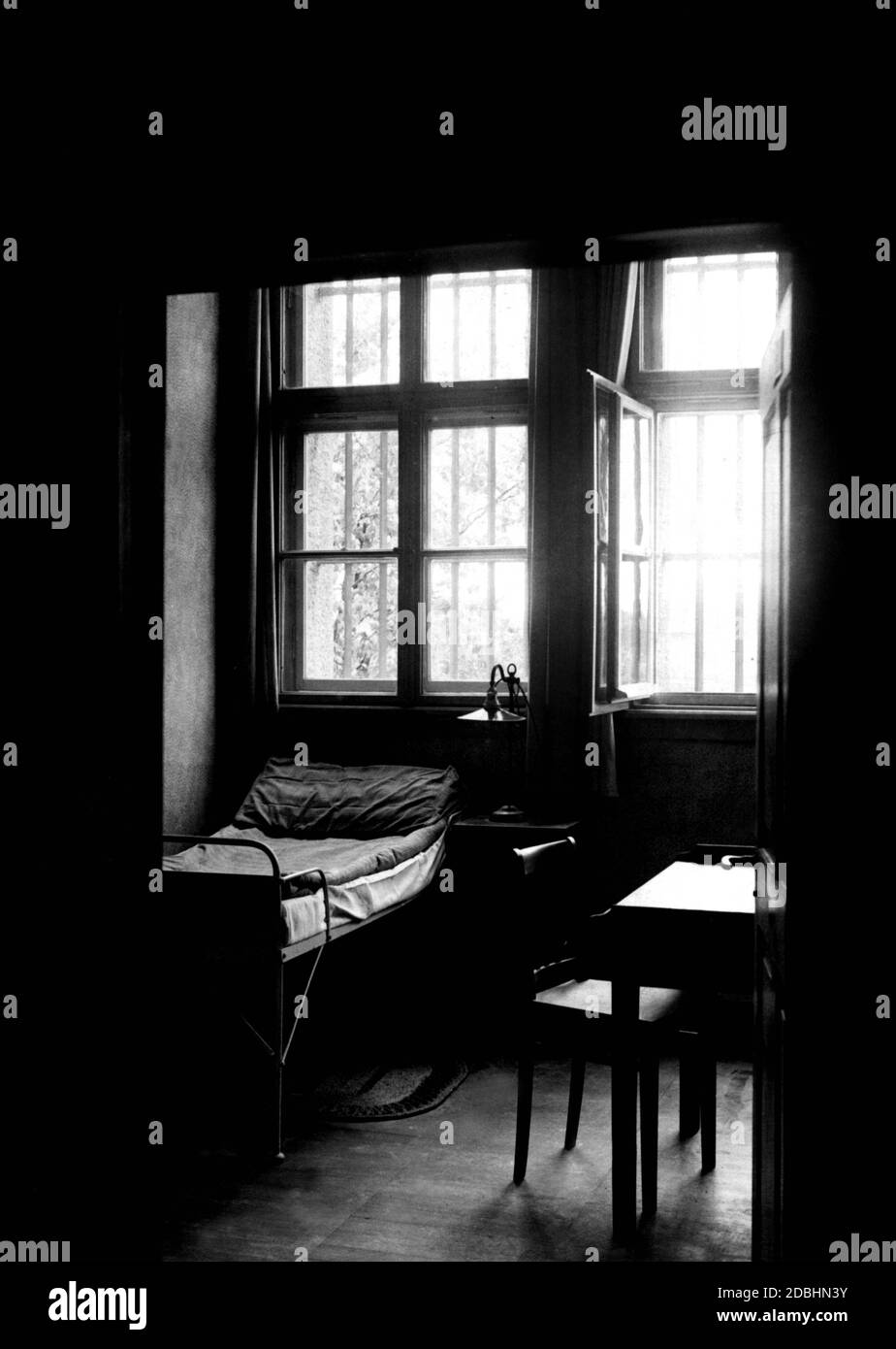 Una vista nella stanza della prigione di Landsberg, dove Hitler ha servito la sua condanna. Foto Stock