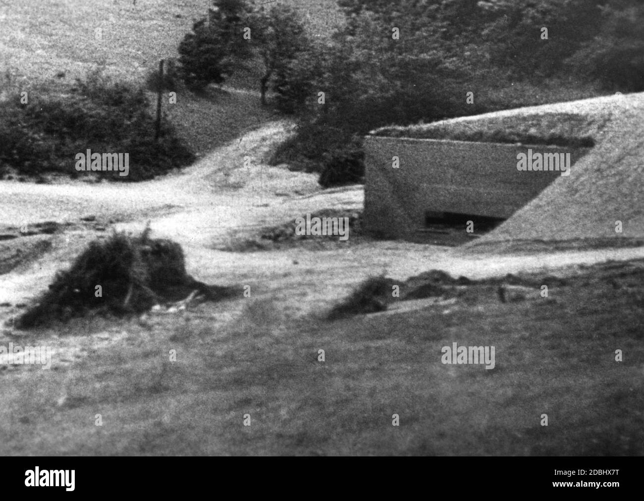 'Scene dal documentario 'Der Westwall' (''The West Wall'), un film di propaganda della Deutsche Wochenschau (la rivista settimanale tedesca) presentato all'inizio di agosto 1939. Il film intende presentare il confine occidentale tedesco come un baluardo insormontabile per proteggere la popolazione dagli effetti di una possibile guerra. ' Foto Stock