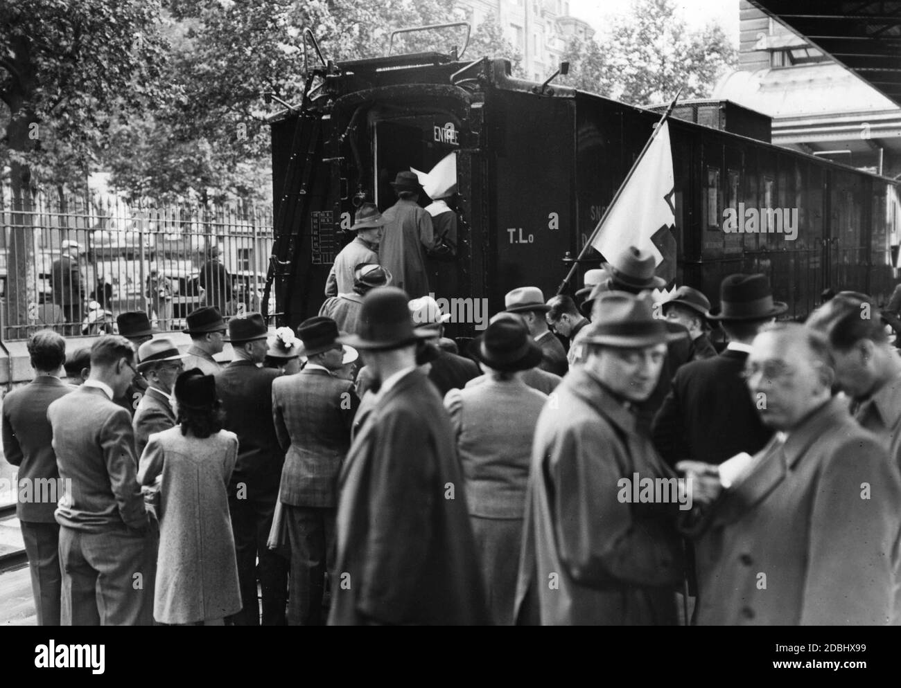 'La mostra dei treni ''Z'' della Difesa civile francese, che viaggia attraverso la Francia, si ferma a Ostbahnhof ed è visitata da numerosi parigini.' Foto Stock