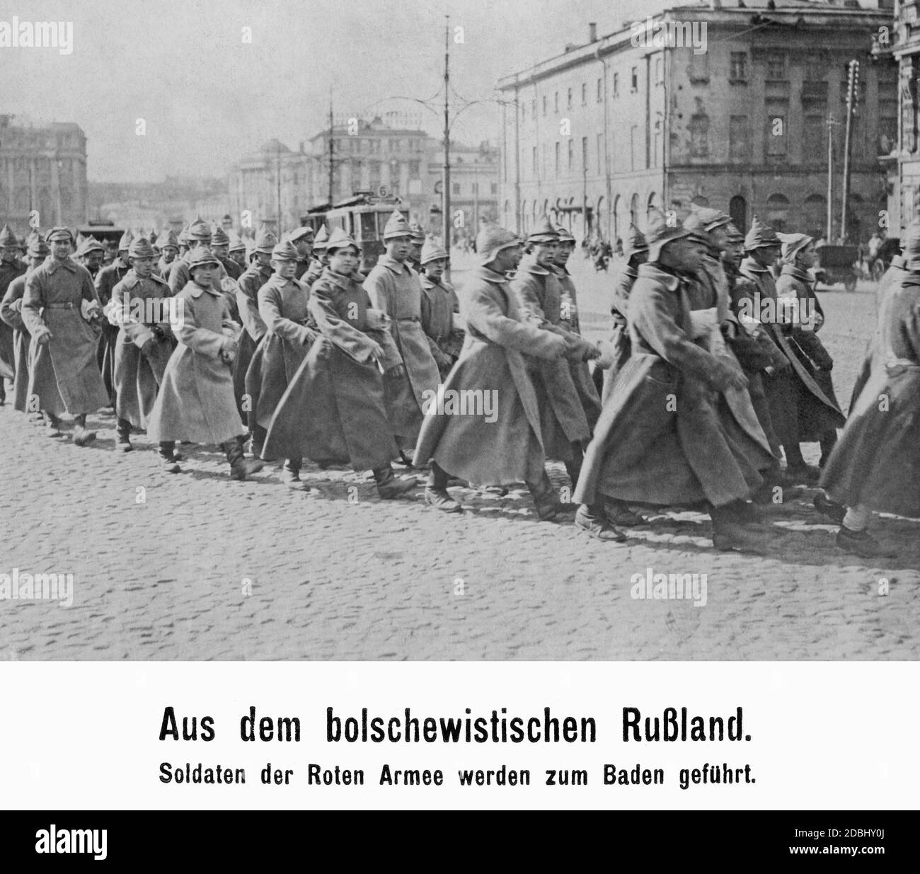 Soldati dell'esercito rosso sono portati a Baden. Foto Stock