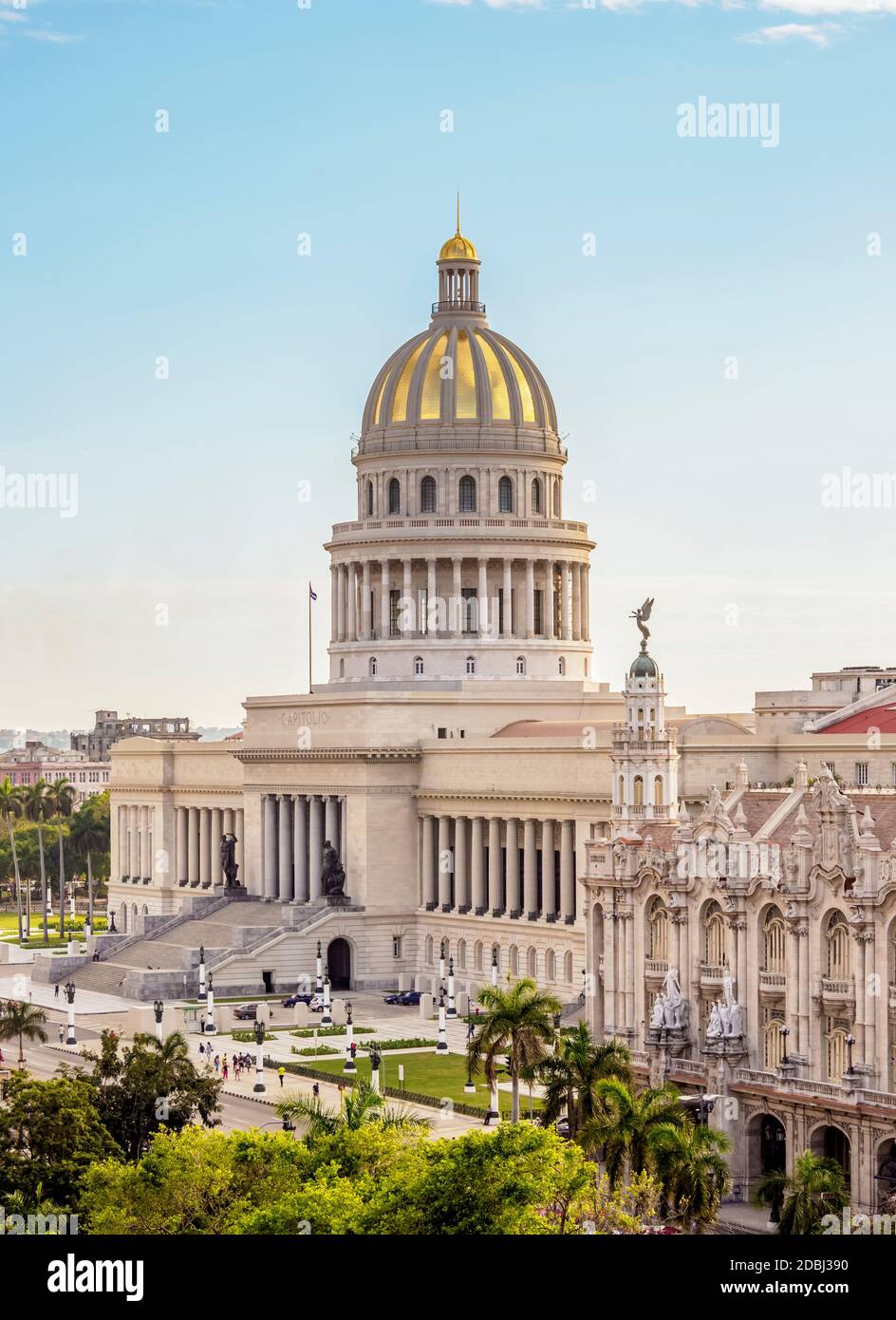 El Capitolio e Gran Teatro Alicia Alonso, vista elevata, l'Avana, la Provincia di la Habana, Cuba, Indie Occidentali, America Centrale Foto Stock
