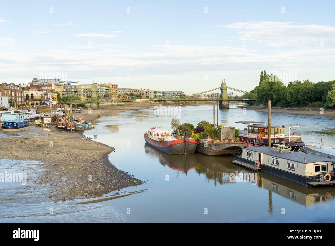 Hammersmith Bridge e il Tamigi, Londra, Inghilterra, Regno Unito, Europa Foto Stock