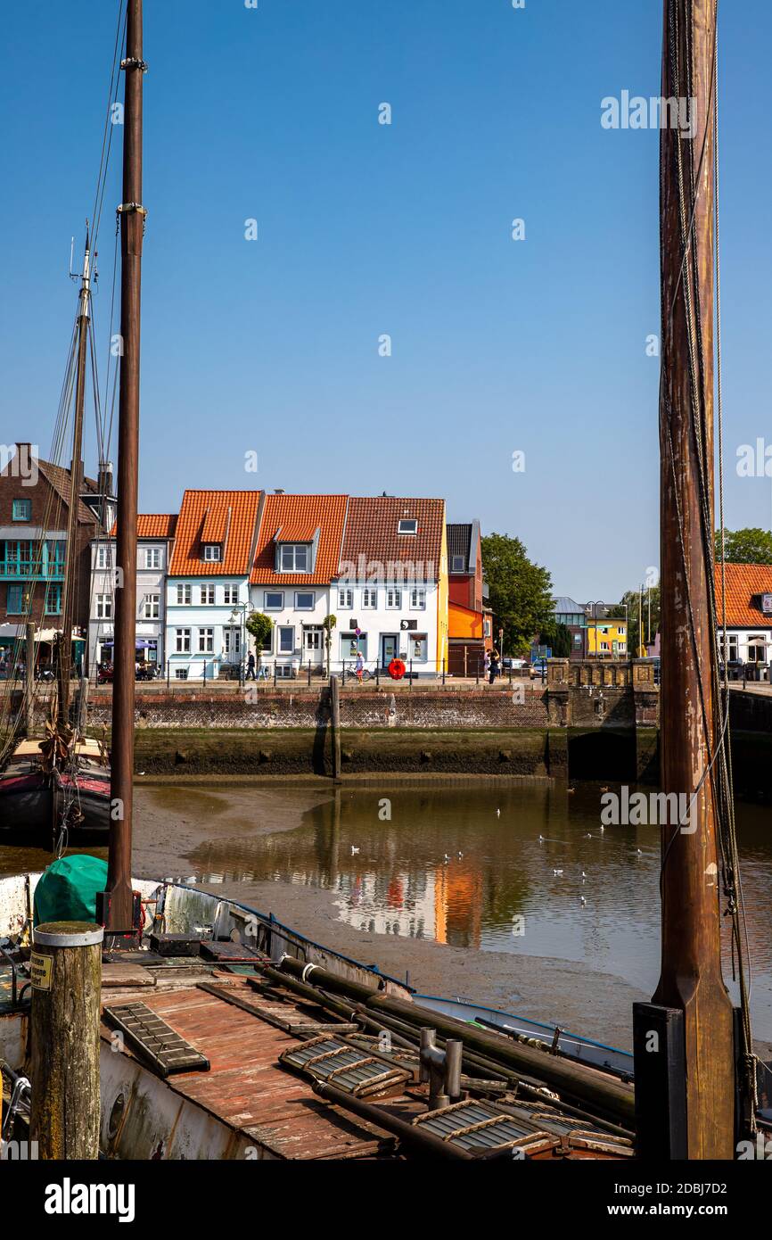 Bassa marea nel porto interno di Husum Foto Stock