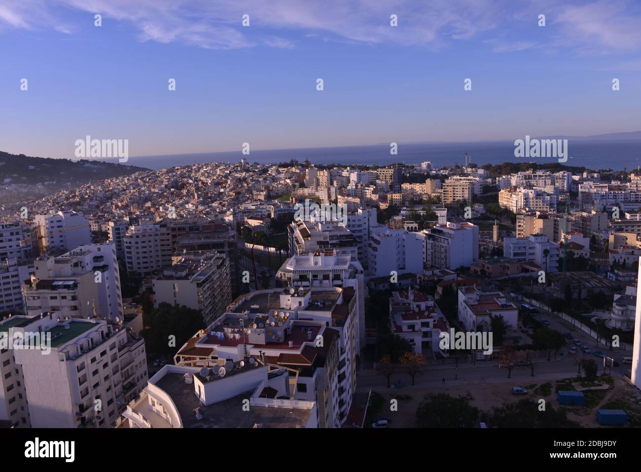 Una fotografia aerea della città di Tangeri in Marocco. Foto Stock