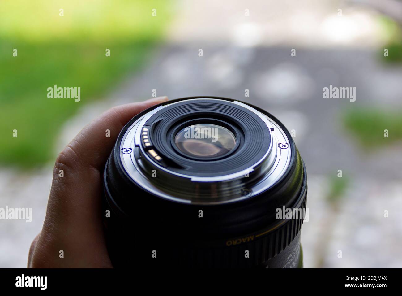 Un ritratto della parte posteriore di un obiettivo con zoom della fotocamera. Foto Stock