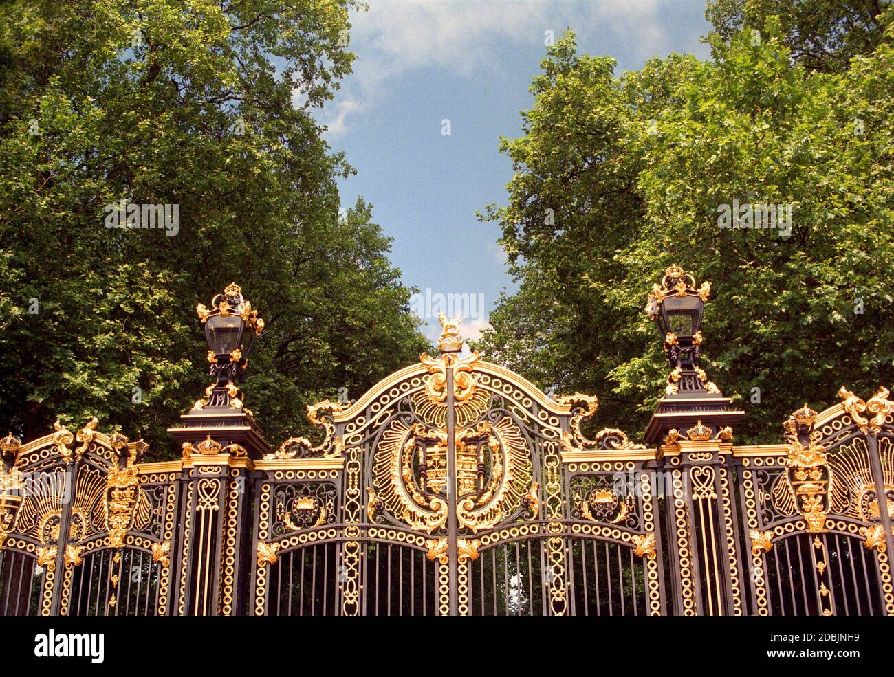 Dettaglio di un cancello presso Buckingham Palace Foto Stock