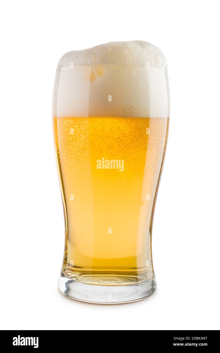 bicchiere di birra bionda con schiuma, isolato su fondo bianco Foto Stock