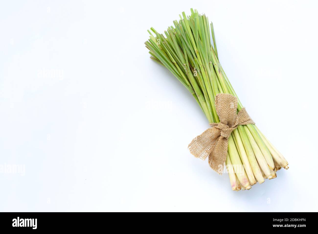 Citronella fresca su sfondo bianco. Spazio di copia Foto Stock Citronella fresca su sfondo bianco. Spazio di copia Foto Stock