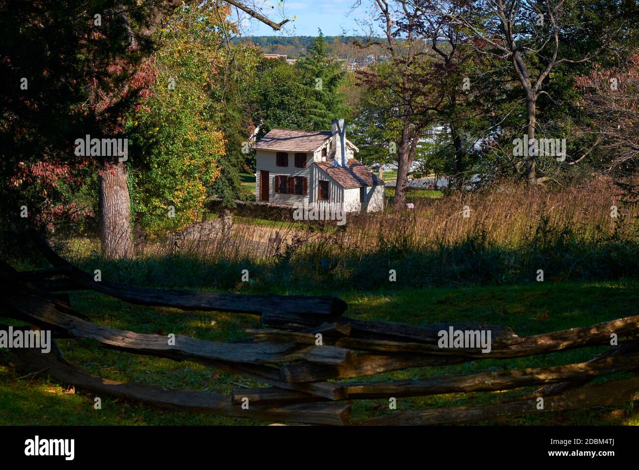 La storica, scacchiera Innis House da Marye's Heights. Al Fredericksburg & Spotsylvania National Military Park, Virginia. Foto Stock