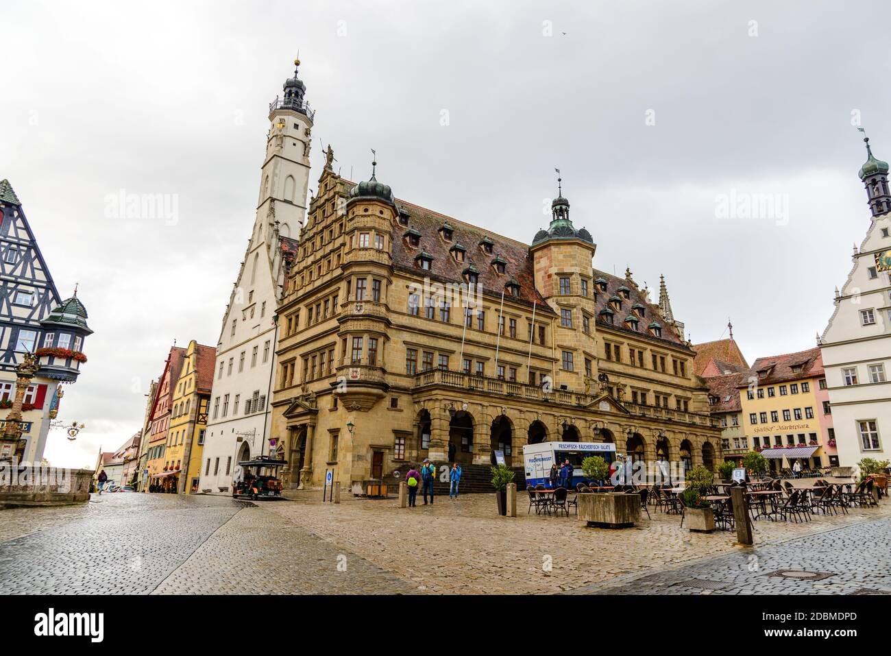 12 akt 2020: Rothenburg ob der Tauber in autunno. Baviera, Baviera, Germania. Vecchio municipio Foto Stock