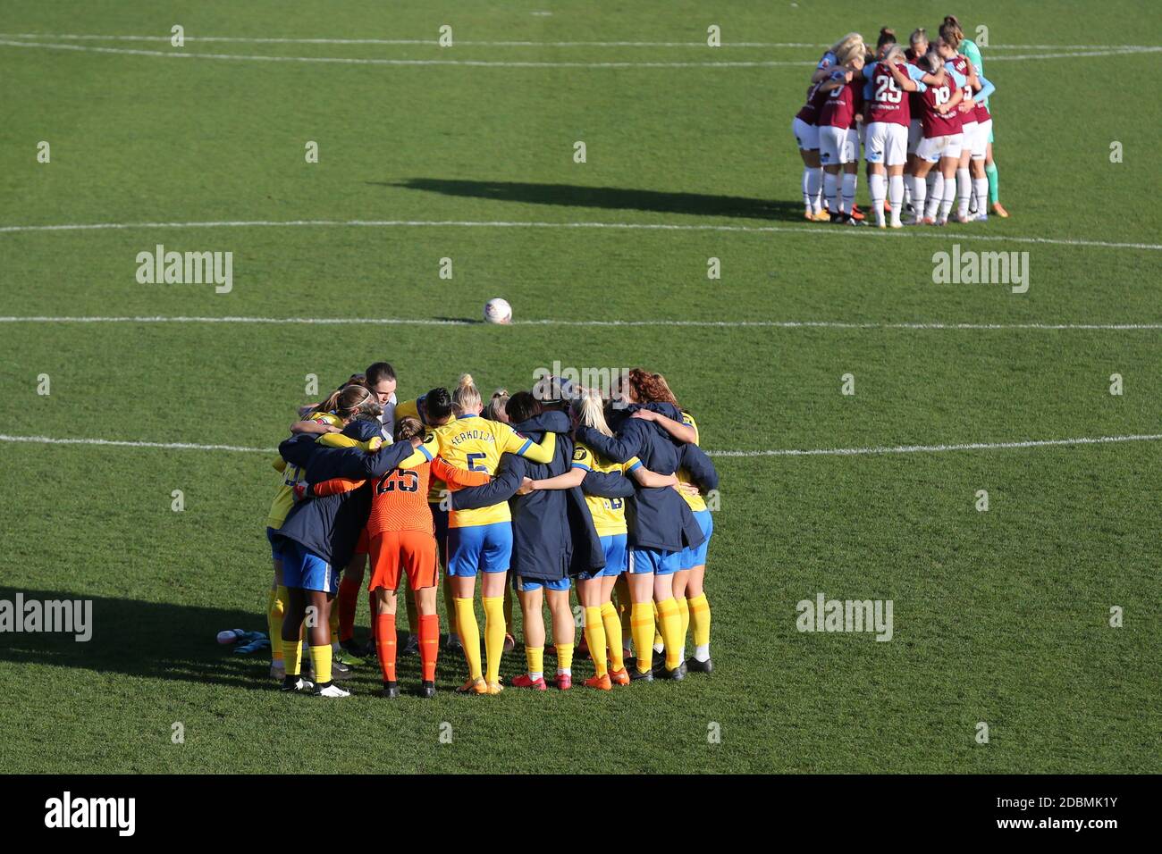 Entrambe le squadre si sono arenate durante West Ham United Women vs Brighton & Hove Albion Women, Barclays fa Women's Super League Football at the Chigwell Construction Foto Stock