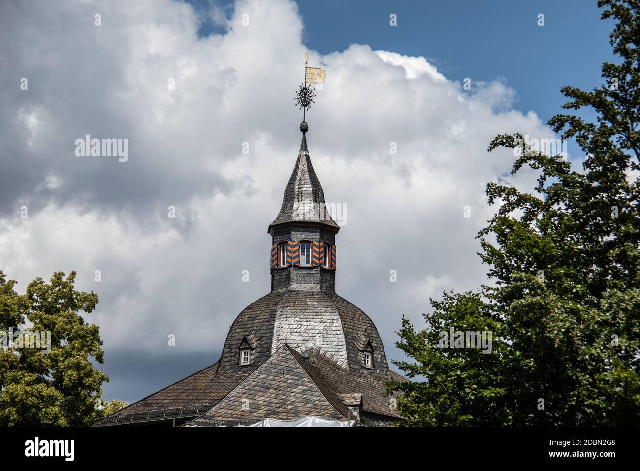 Guglia del castello di Siegen con paletta metallica Foto Stock