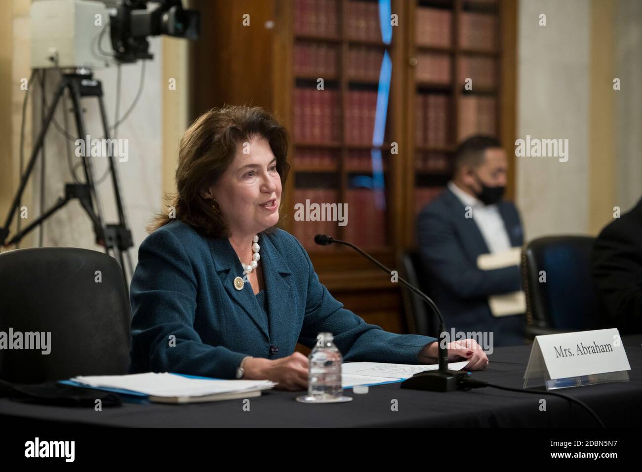 Jane Abraham, ex Presidente, Commissione Congressionale per studiare il potenziale per UN Museo Nazionale di Storia delle Donne offre la sua dichiarazione di apertura durante un Comitato del Senato su regole e Amministrazione audizione per rivedere S. 959, Smithsonian American Women's History Museum Act; E S.1267, National Museum of the American Latino Act, nel palazzo degli uffici del Senato Russell a Washington, DC, martedì 17 novembre 2020. Credito: Rod Lammey/CNP /MediaPunch Foto Stock