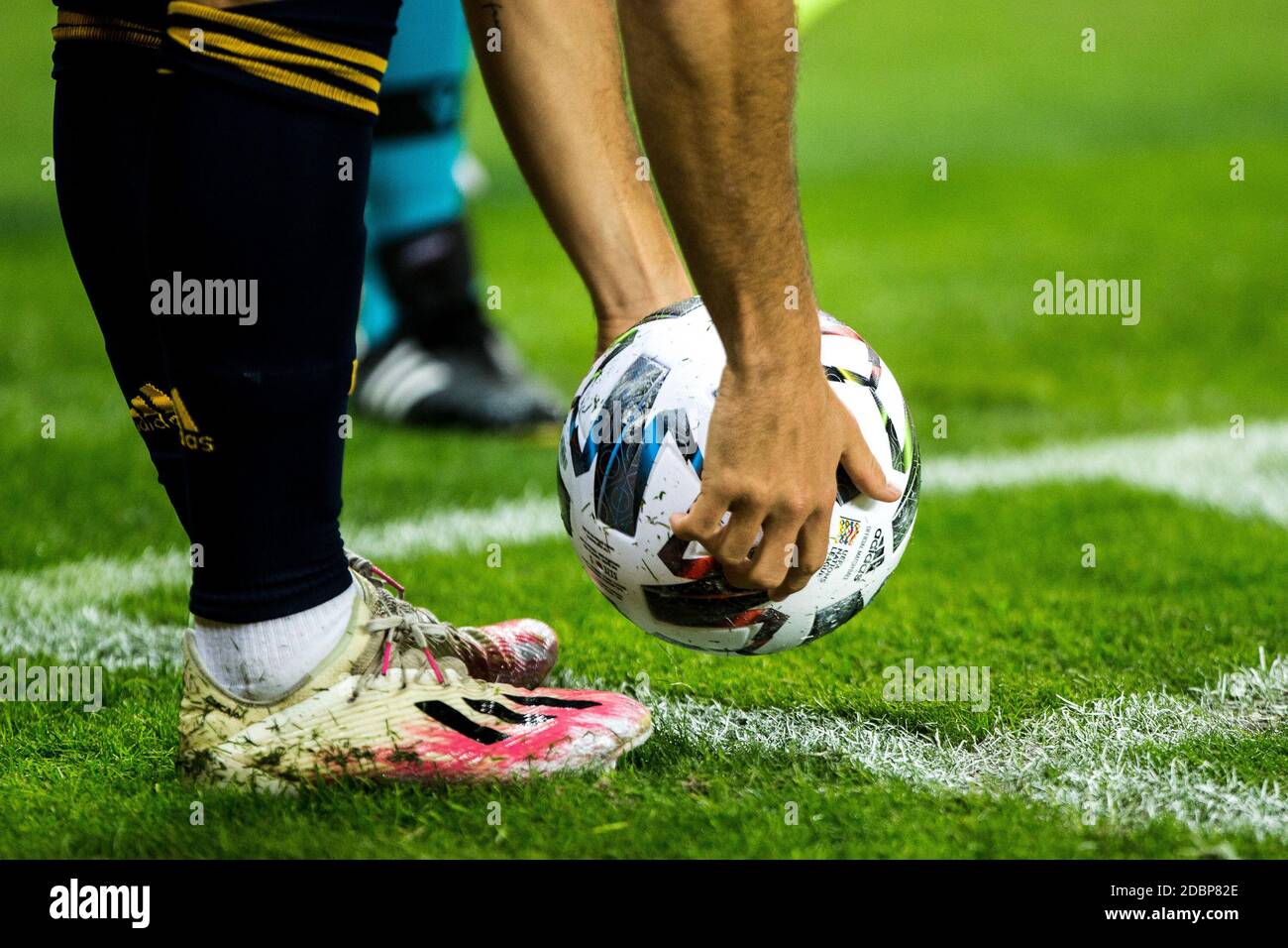 Dettaglio della palla durante la partita di calcio della lega UEFA Nations tra Spagna e Germania il 17 novembre 2020 allo stadio la Cartuja di Siviglia, Spagna - Foto Joaquin Corchero / Spagna DPPI / DPPI / LM Foto Stock