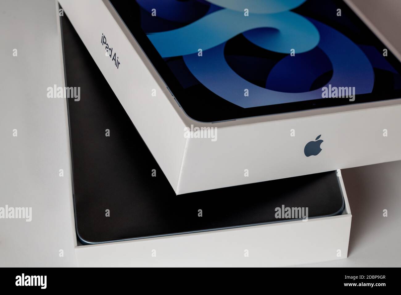 Antalya, TURCHIA - 17 novembre 2020. Versione 2020 di iPad Air 4 2020 di qualità superiore con design trendy a cornice sottile. Foto Stock