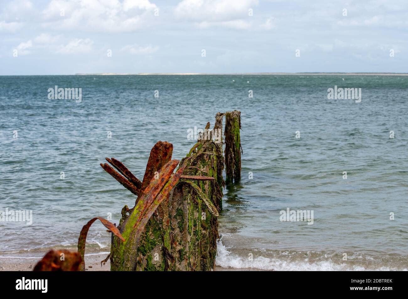 Vecchia groyne di acciaio Foto Stock