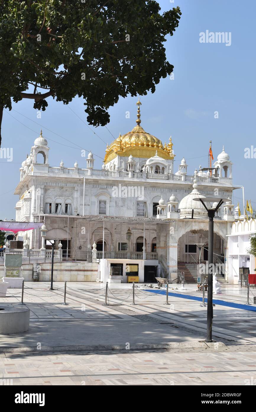 Facciata - Takhat Sachkhand Shri Hazur Abchalnagar Sahib, principale Gurudwara di Nendered e uno dei cinque alti seggi di autorità dei Sikh. Maharashtra Foto Stock