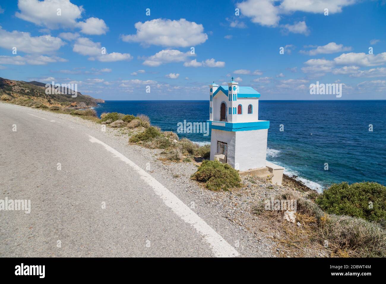 Tipico santuario greco in miniatura. Piccola cappella greca ortodossa Foto Stock