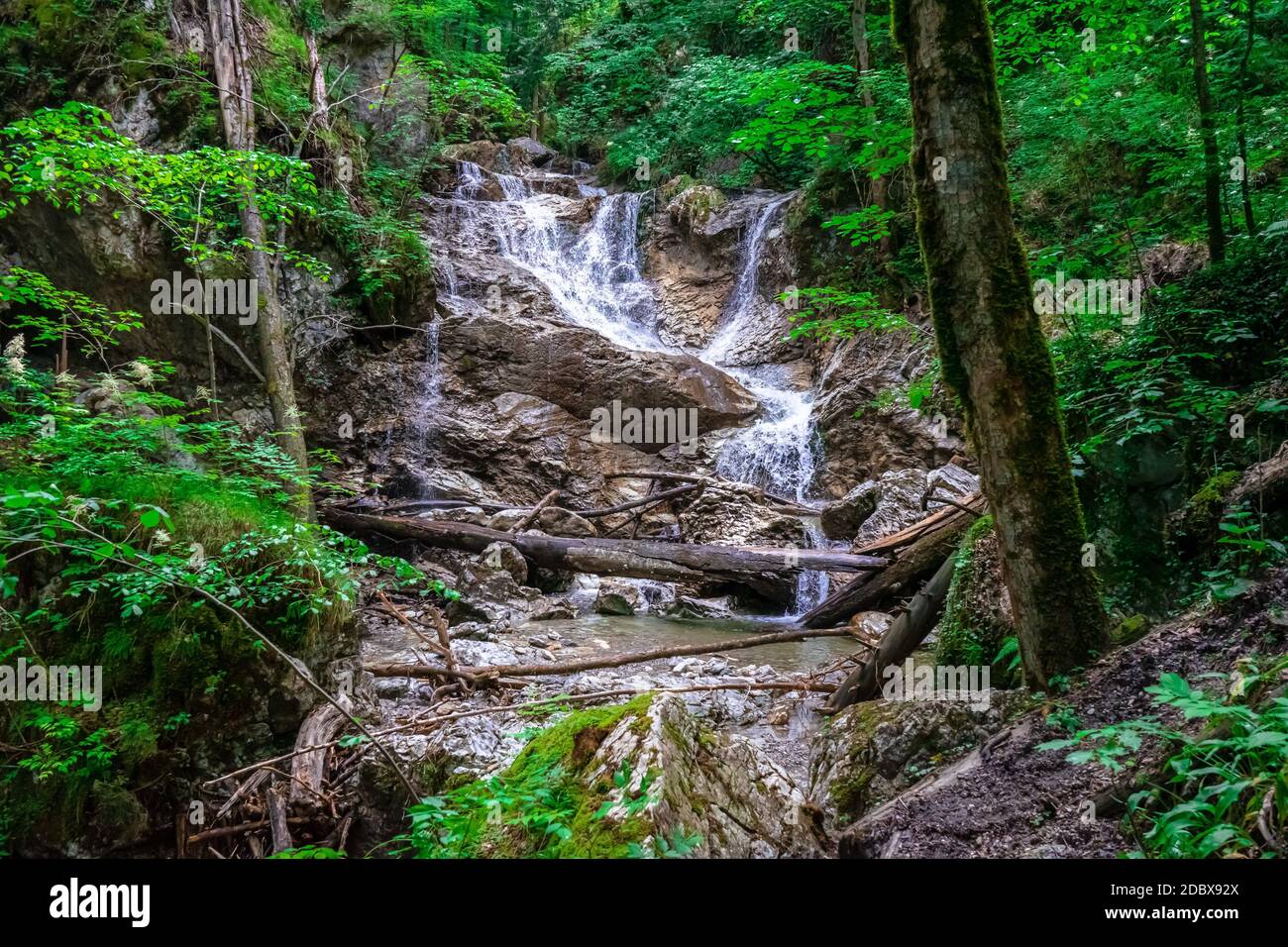Escursioni alle cascate di Lainbach vicino Kochel am See in Baviera Germania Foto Stock