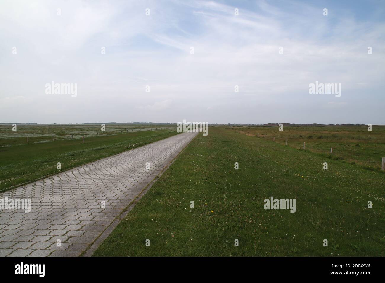 Una pista ciclabile su Langeoog Foto Stock