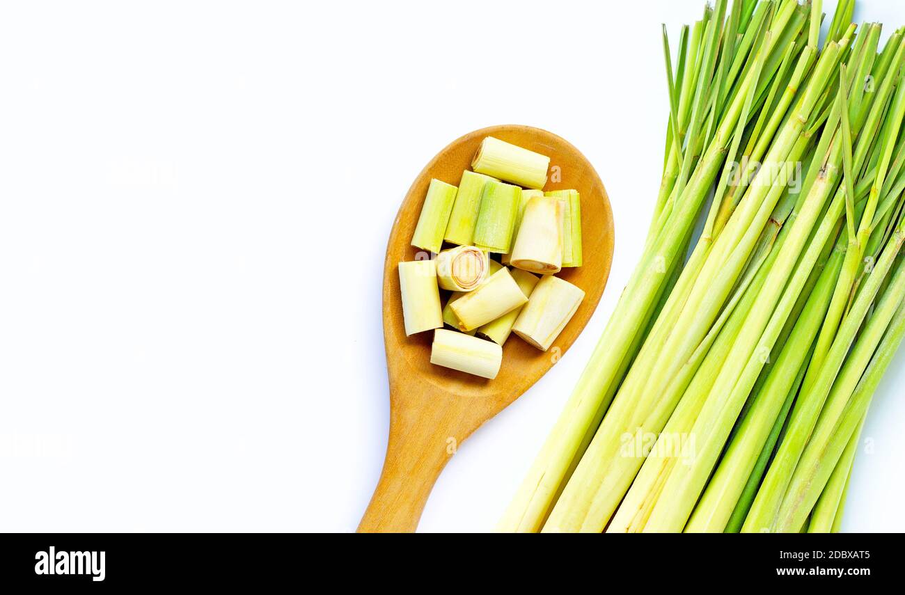 Citronella fresca su sfondo bianco. Spazio di copia Foto Stock Citronella fresca su sfondo bianco. Spazio di copia Foto Stock