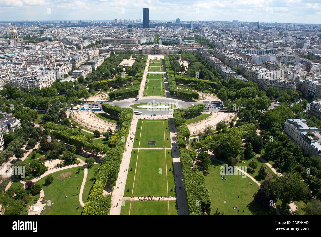 Champ de Mars, Parigi, Francia, catturato dalla Torre Eiffel Foto Stock