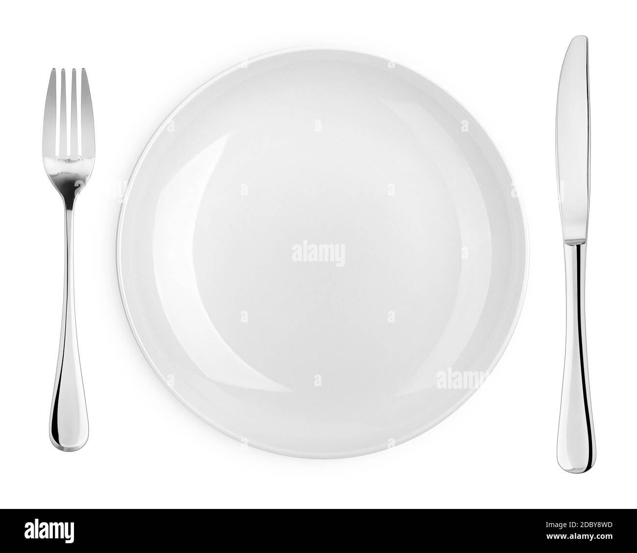 Piastra vuota, forchetta, coltello, posate isolate su sfondo bianco, percorso di ritaglio, vista dall'alto Foto Stock